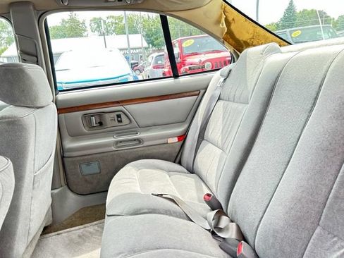 Used 1998 Oldsmobile 88 FWD image 17