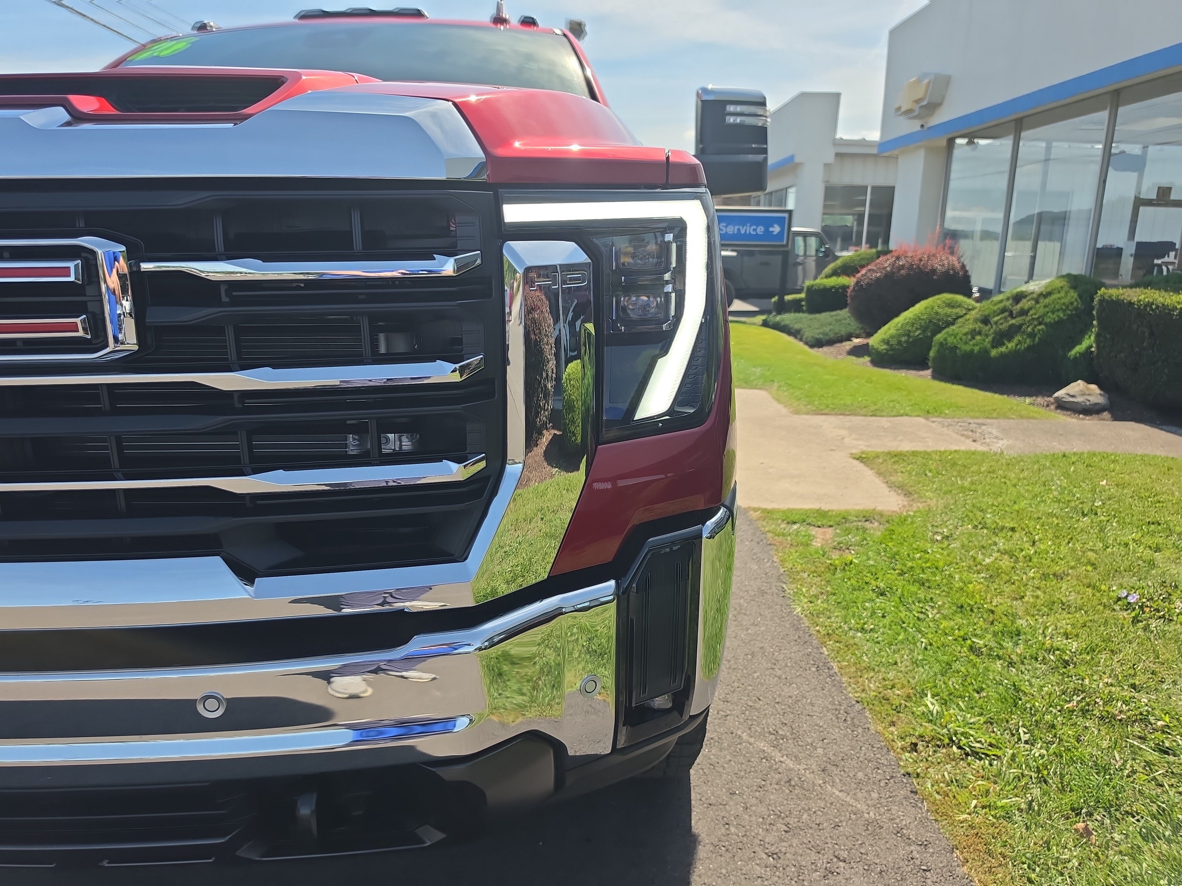 New 2026 GMC Sierra 2500 SLT w/ SLT Premium Package AWD/4WD image 10