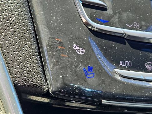 Used 2013 Cadillac XTS Premium AWD/4WD image 25