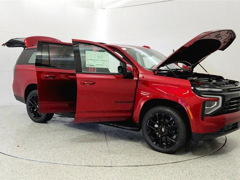New 2026 Chevrolet Suburban RST w/ Comfort Package AWD/4WD image 9