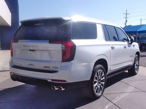 Used 2025 GMC Yukon XL Denali w/ Denali Reserve Package AWD/4WD image 18