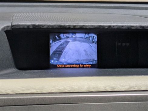 Used 2013 Toyota Sienna XLE image 22