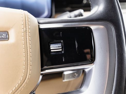 Used 2023 Land Rover Range Rover SE image 11