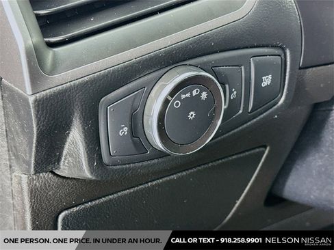 Used 2019 Ford Edge SE image 10