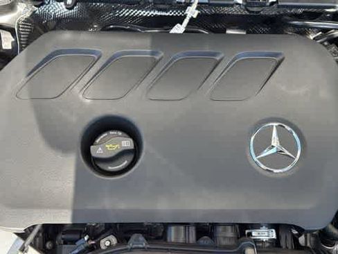 Used 2026 Mercedes-Benz GLB 250 4MATIC image 10