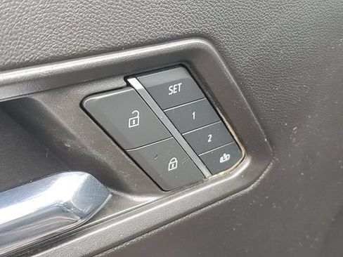 Used 2023 GMC Canyon AT4 w/ AT4 Premium Package AWD/4WD image 16
