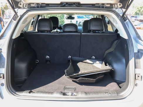 Used 2018 Jeep Compass Latitude w/ Popular Equipment Group AWD/4WD image 10
