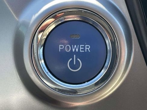 Used 2016 Toyota Prius V Four image 33