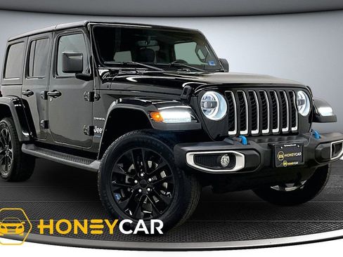 Used 2023 Jeep Wrangler Unlimited Sahara w/ Cold Weather Group AWD/4WD image 1