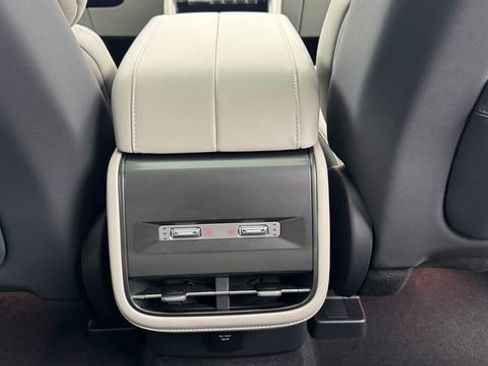 Used 2026 Lincoln Nautilus Reserve image 17