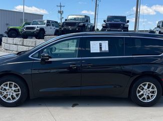 Certified 2023 Chrysler Pacifica Touring-L FWD video 2