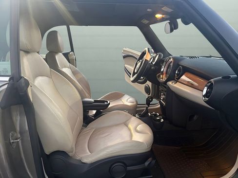 Used 2012 MINI Cooper Convertible image 24