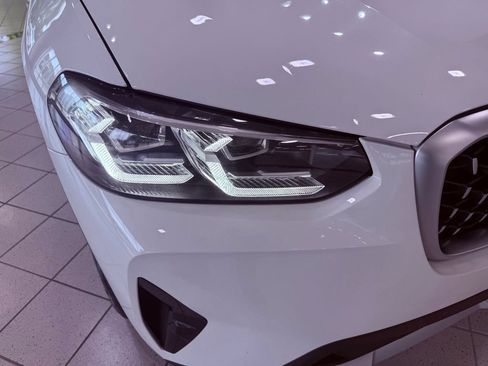 Used 2022 BMW X4 xDrive30i w/ Parking Assistance Package AWD/4WD image 16