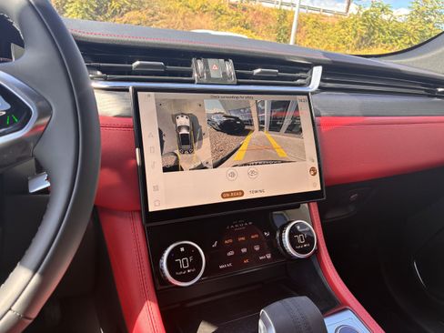 Used 2026 Jaguar F-PACE R-Dynamic S image 14