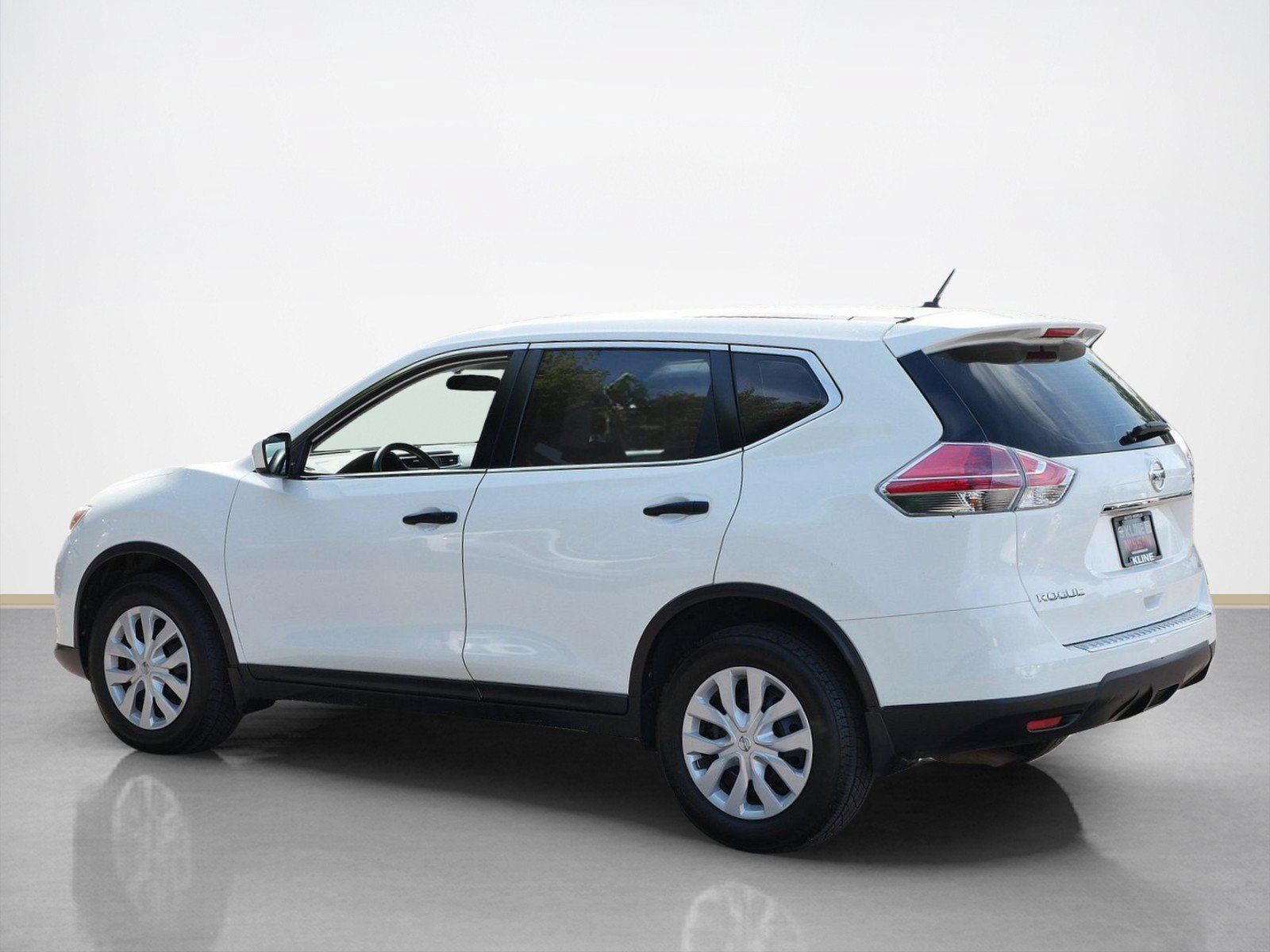 Used 2016 Nissan Rogue S AWD/4WD image 5
