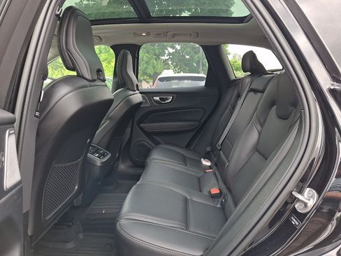 Used 2023 Volvo XC60 B5 Ultimate AWD/4WD image 10