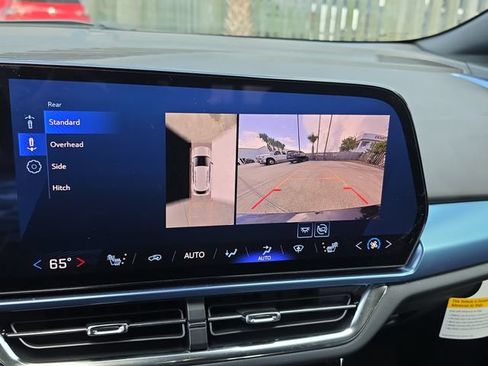 Used 2025 Chevrolet Equinox EV LT FWD image 26