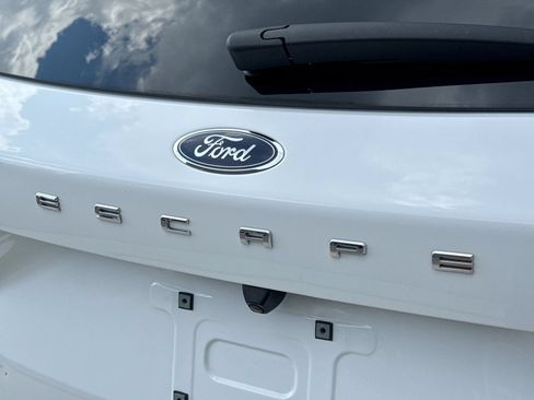 Certified 2023 Ford Escape ST-Line w/ Tech Pack #1 AWD/4WD image 16
