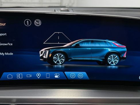 Used 2024 Cadillac Lyriq Luxury AWD/4WD image 25