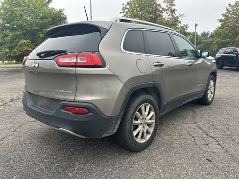 Used 2016 Jeep Cherokee Limited AWD/4WD image 4