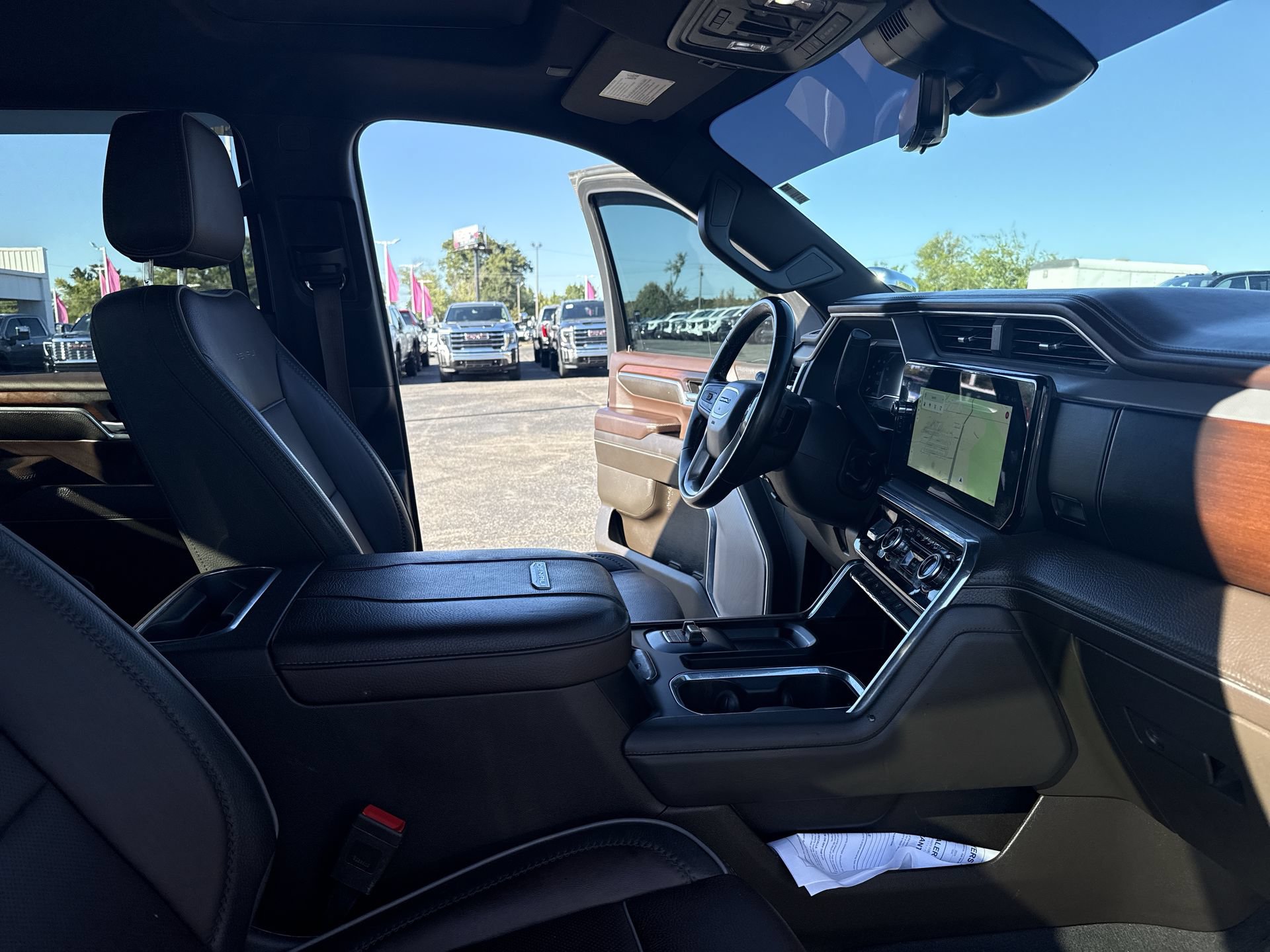 Used 2024 GMC Sierra 3500 Denali w/ Denali Reserve Package AWD/4WD image 35