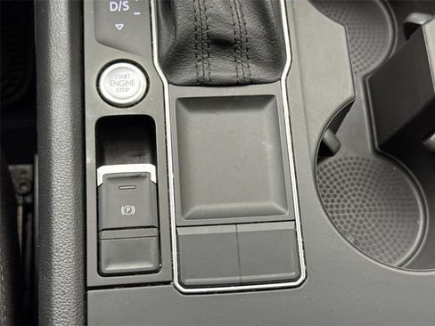 Used 2019 Volkswagen Atlas SE w/ Towing Package image 26