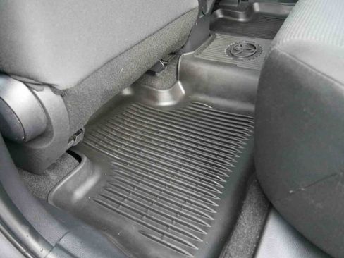 Used 2022 Toyota RAV4 LE image 15