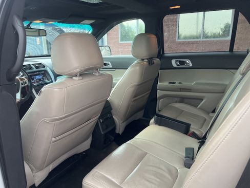 Used 2011 Ford Explorer XLT w/ 202A Rapid Spec Order Code AWD/4WD image 18