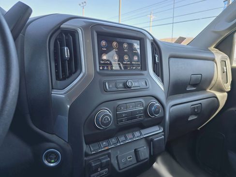 Used 2023 Chevrolet Silverado 1500 Custom image 18