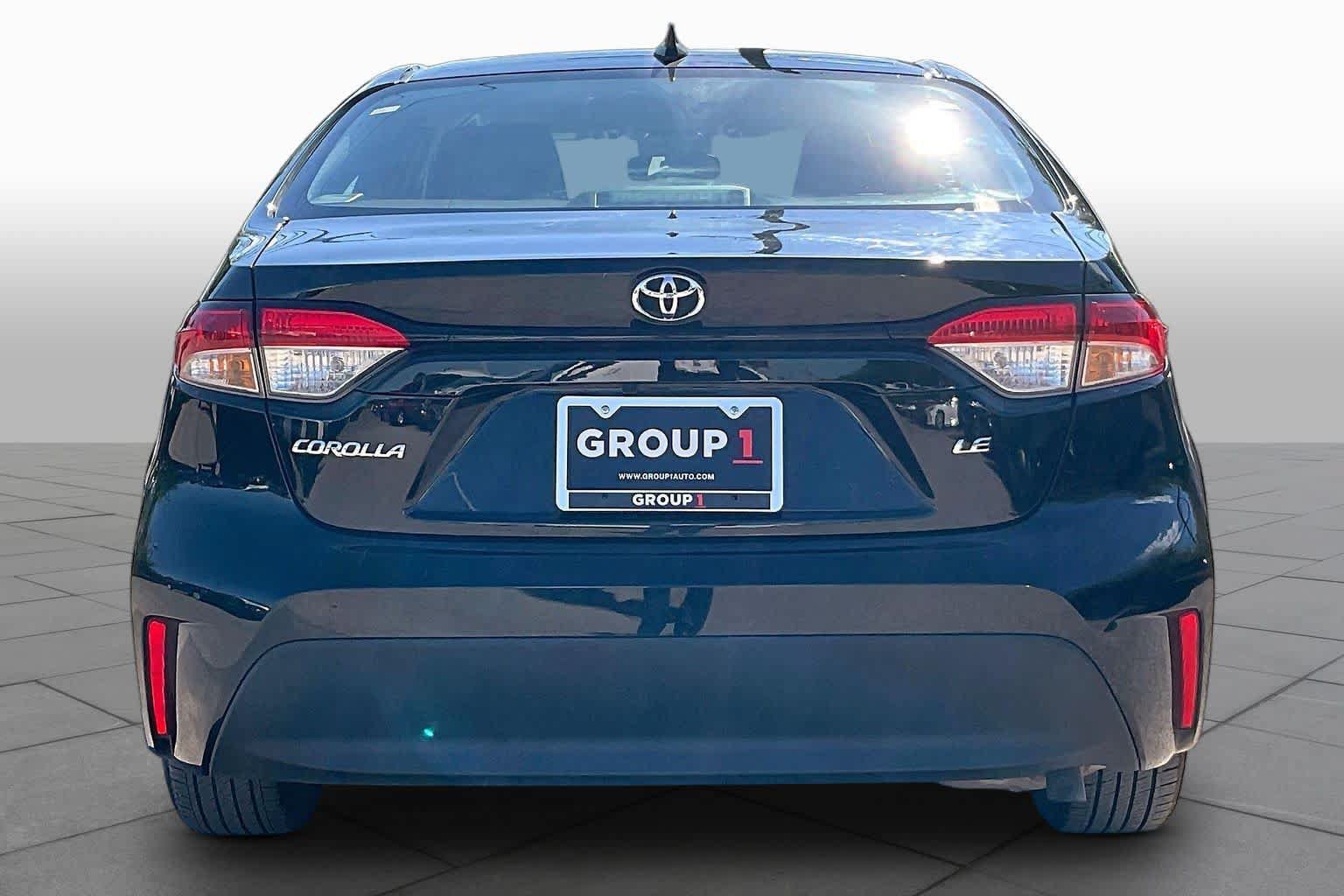 Used 2025 Toyota Corolla LE FWD image 5