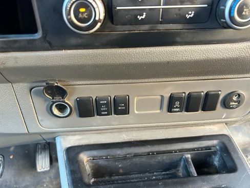 Used 2013 Nissan NV 3500 SV w/ Technology Pkg image 23