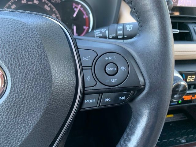 Used 2020 Toyota RAV4 Limited AWD/4WD image 24