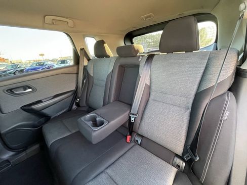 Used 2023 Nissan Rogue SV image 25