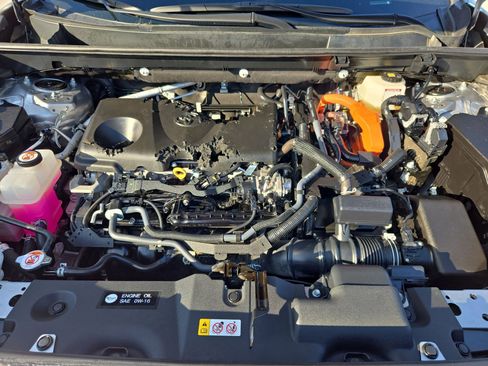 Certified 2025 Toyota RAV4 XLE AWD/4WD image 32