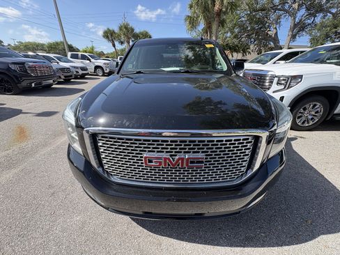 Used 2016 GMC Yukon Denali AWD/4WD image 2