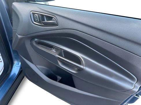 Used 2018 Ford Escape S image 21