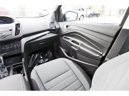 Used 2019 Ford Escape S image 9