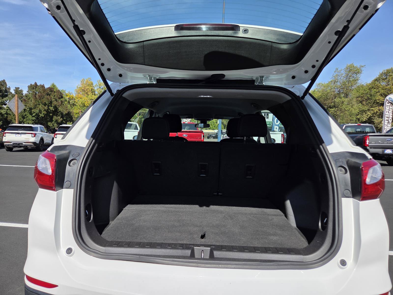 Used 2021 Chevrolet Equinox LS AWD/4WD image 17