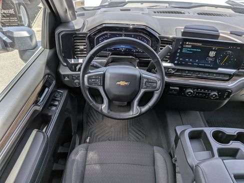 Certified 2025 Chevrolet Silverado 2500 LT AWD/4WD image 15