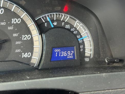 Used 2014 Toyota Camry SE FWD image 15