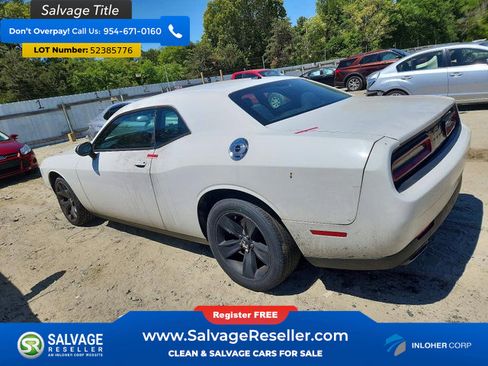 Used 2016 Dodge Challenger SXT RWD image 3