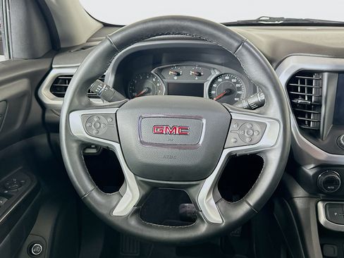 Used 2023 GMC Acadia SLT image 18