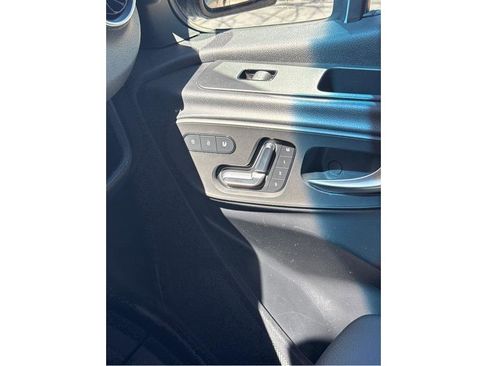 Used 2023 Mercedes-Benz Sprinter 2500 image 17