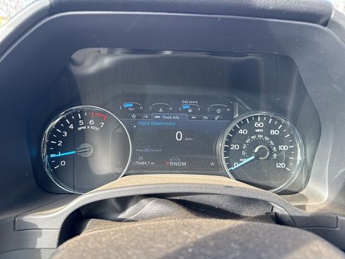 Used 2019 Ford F150 Platinum w/ Equipment Group 701A Luxury image 14