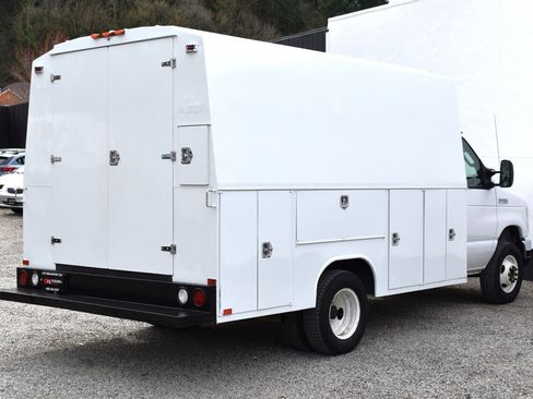 Used 2017 Ford E-350 and Econoline 350 Super Duty w/ Power Windows & Locks Group image 5