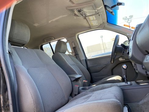 Used 2018 Nissan Frontier SV image 21