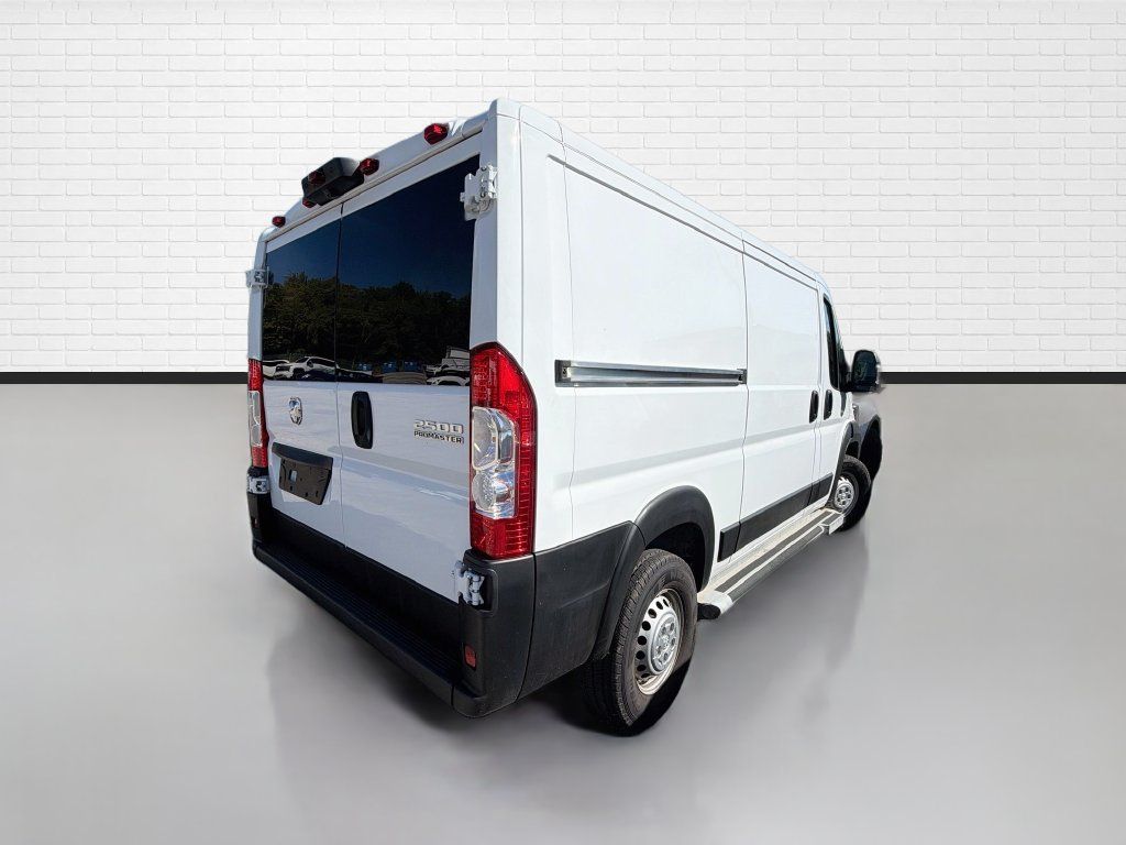 Used 2025 RAM ProMaster 2500 w/ U-Haul Equipment Group FWD image 9
