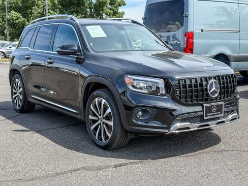 Used 2022 Mercedes-Benz GLB 250 4MATIC w/ Premium Package Lite image 6