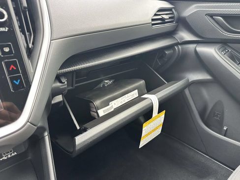 Certified 2025 Subaru Crosstrek 2.5i Premium AWD/4WD image 17