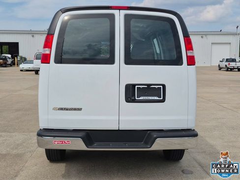 Used 2025 Chevrolet Express 2500 w/ Driver Convenience Package RWD image 6